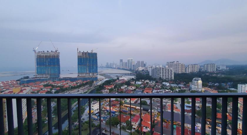 Heng 4BR Homestay · (New) 4BR Luxury Seaview Homestay@Gurney无敌海景四房套房 photo