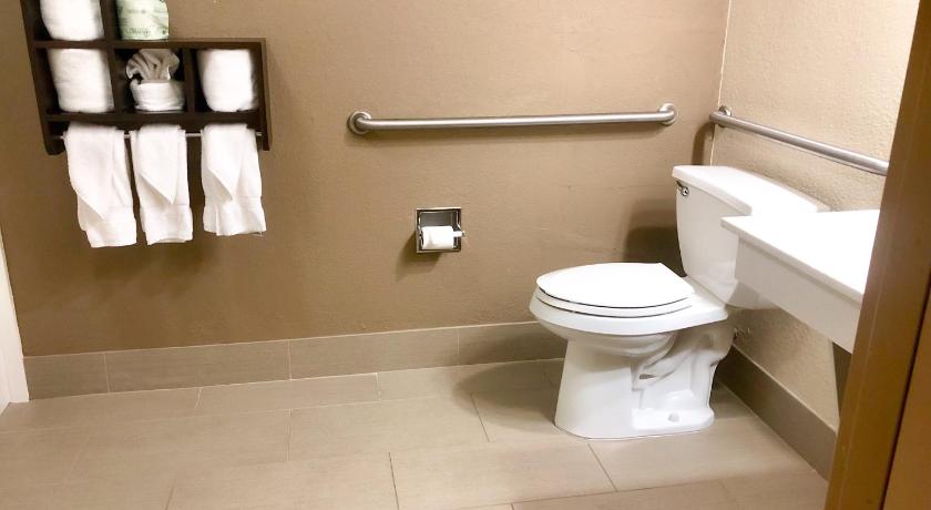 Comfort Suites Regency Park photo