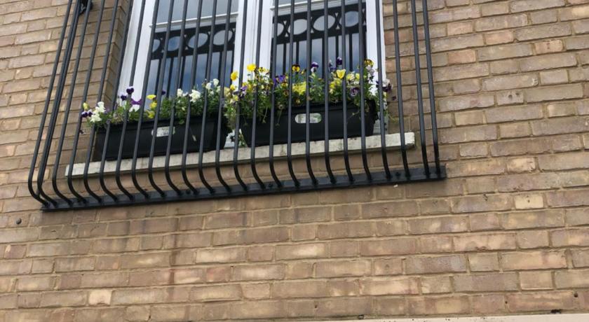 Adam And Eve Street Apartment photo