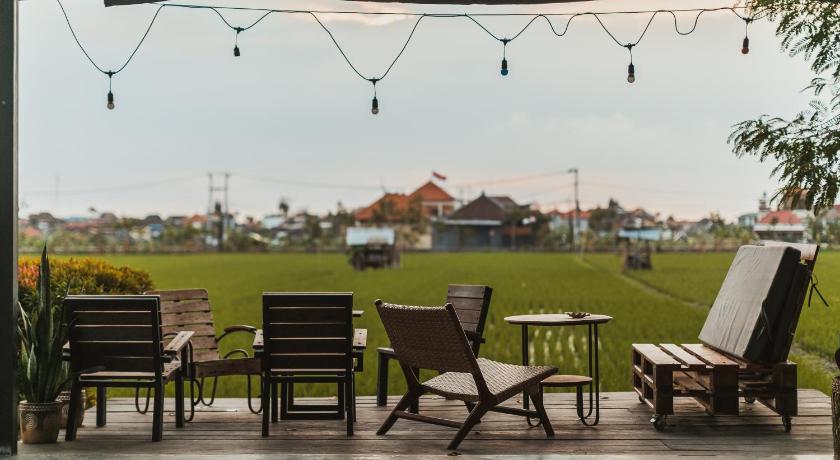 Big Brother Surf Inn photo