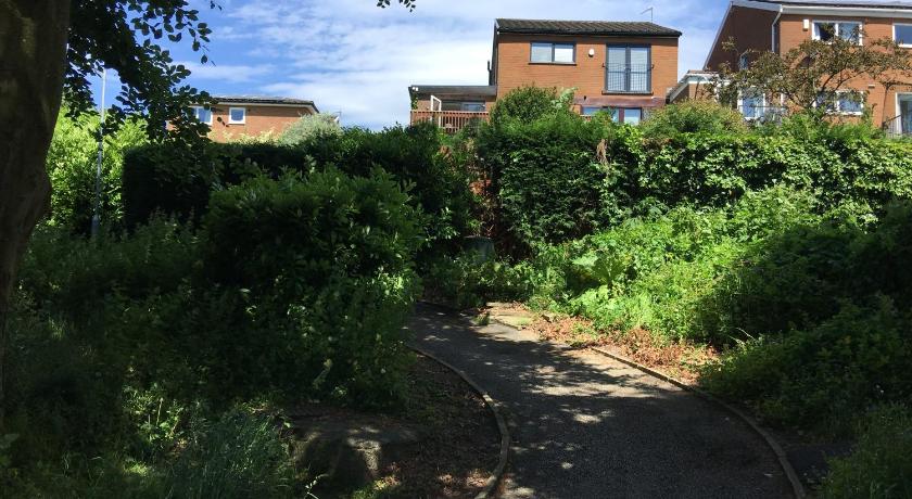 The Garden Apartment, Near Airport & City photo