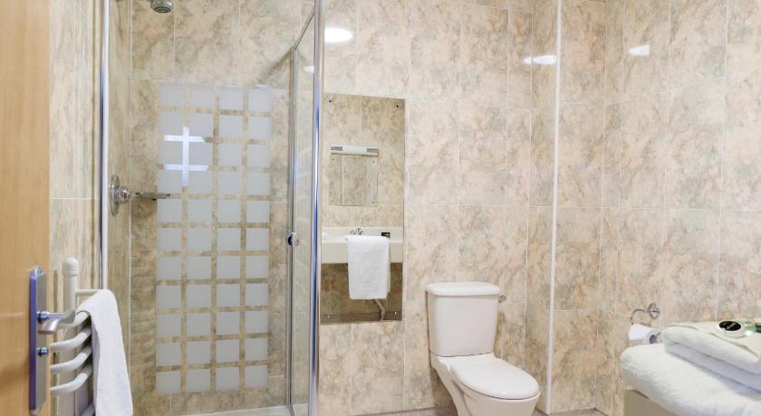 Burntwood Court Hotel photo