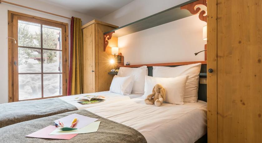 Image of Superior Three-Bedroom Apartment - access to the outdoor pool (8 People) 3