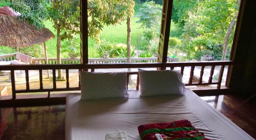 Image of Family Room with Shared Bathroom 0