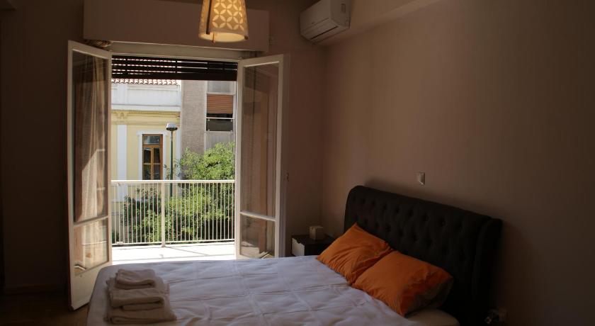 The Victoria Square Exceptional Apartments — Hotel in Athens