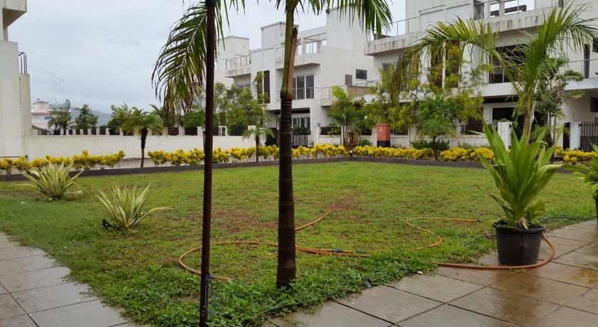 Modern private pool 4BHK Villa no 2 photo
