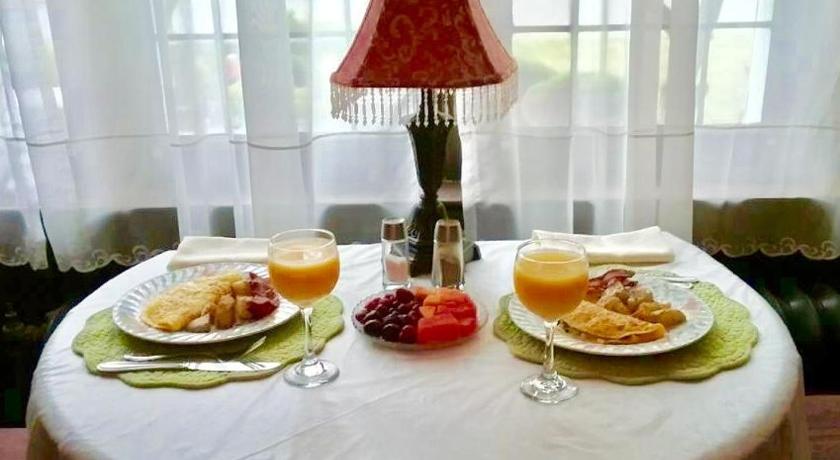 Hanover House Bed and Breakfast photo