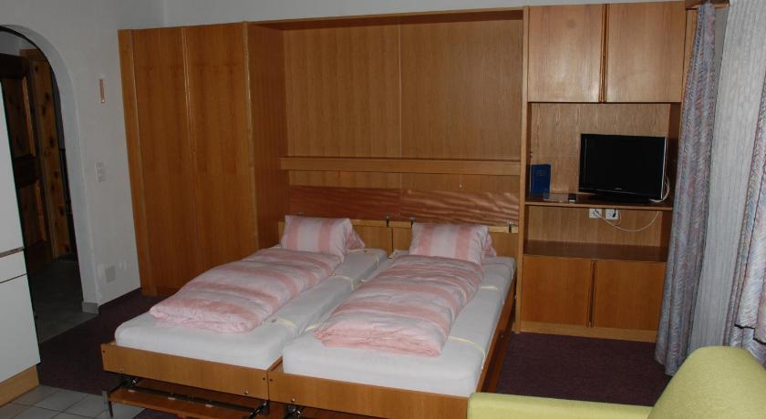 Appartment & Taxi Tirana photo