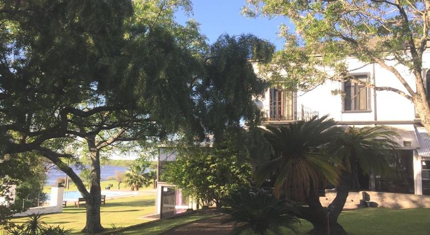 San Isidro Hotel — Hotel in Mercedes