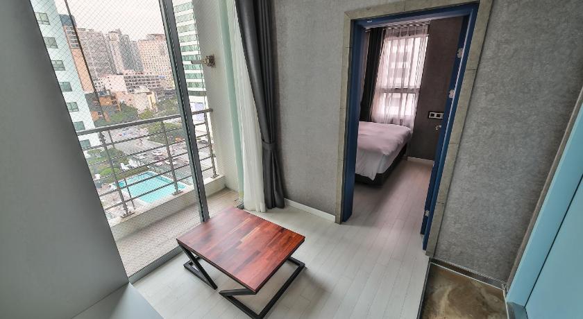 Image of City View King 11