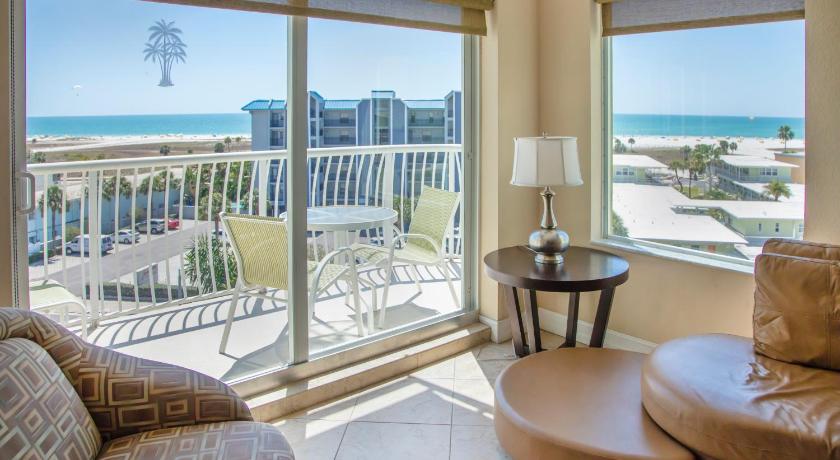 CRYSTAL PALMS BEACH RESORT photo