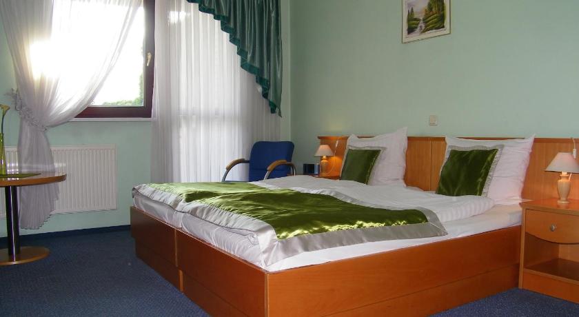 Kleszczów Hotel Restauracja Tawerna Gliwice 2-Star Hotel restaurant