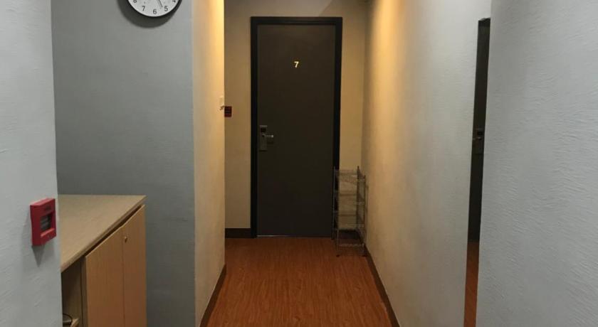 Image of Three-Bedroom Suite with Free Coworking Space 7