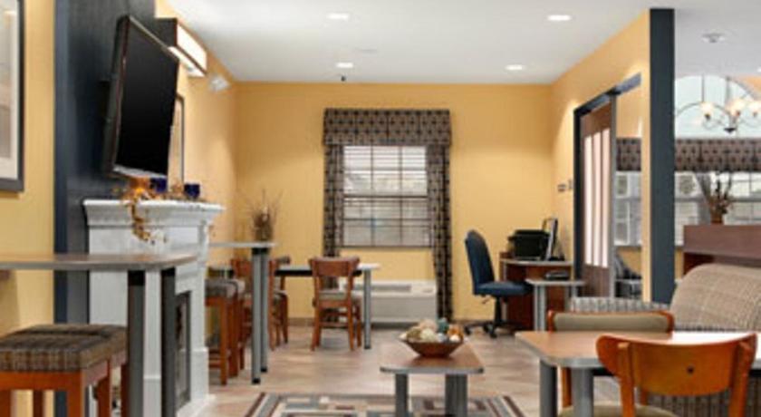 Microtel Inn & Suites by Wyndham Chili/Rochester Airport photo