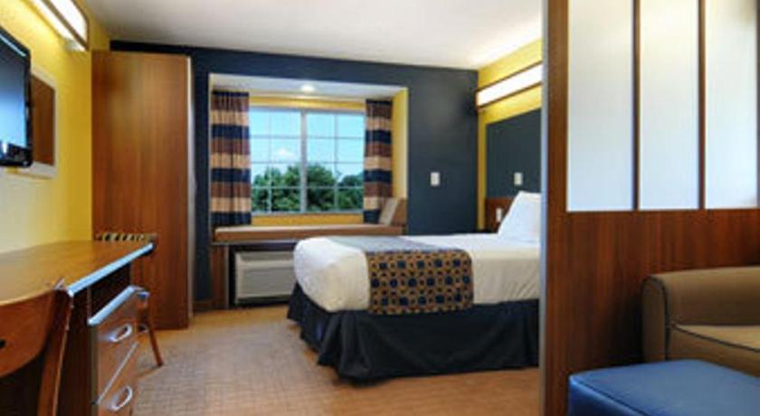 Microtel Inn & Suites by Wyndham Chili/Rochester Airport