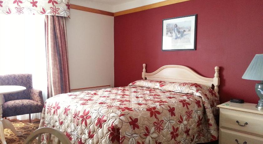 Granite Town Hotel photo