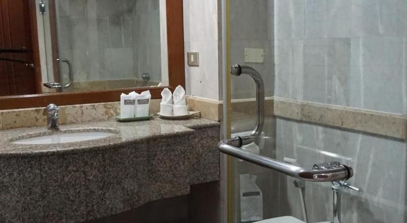 Wattana Park Hotel photo