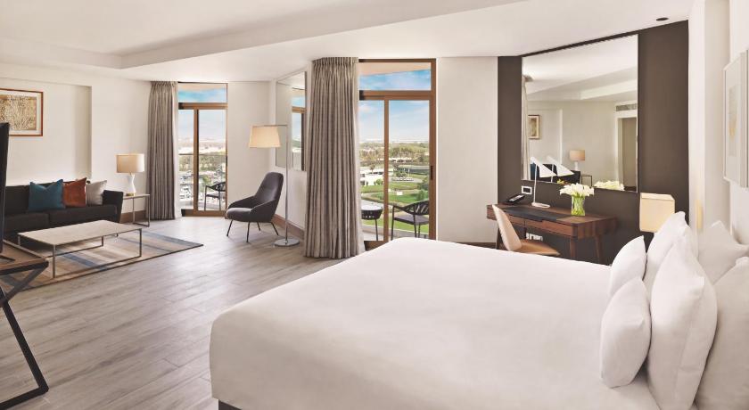 Image of Resort View Junior Suite, Peacock Lounge, Beach and Splash Park 4