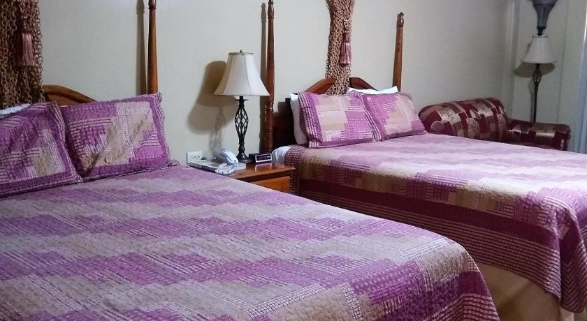 Deluxe Colonial Queen Room - 2 Queen Beds (Verandah Access) attēls 13
