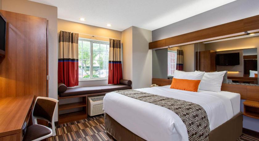 Microtel Inn & Suites by Wyndham Philadelphia Airport