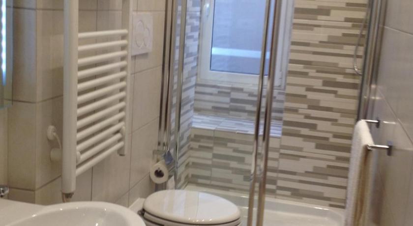 Residenza Matteucci — Hotel in Rome
