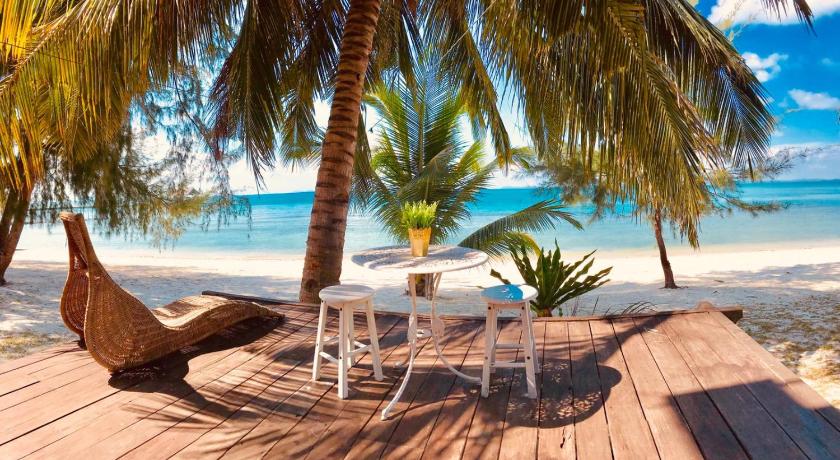 Bayu Lestari Island Resort — Hotel in Mersing