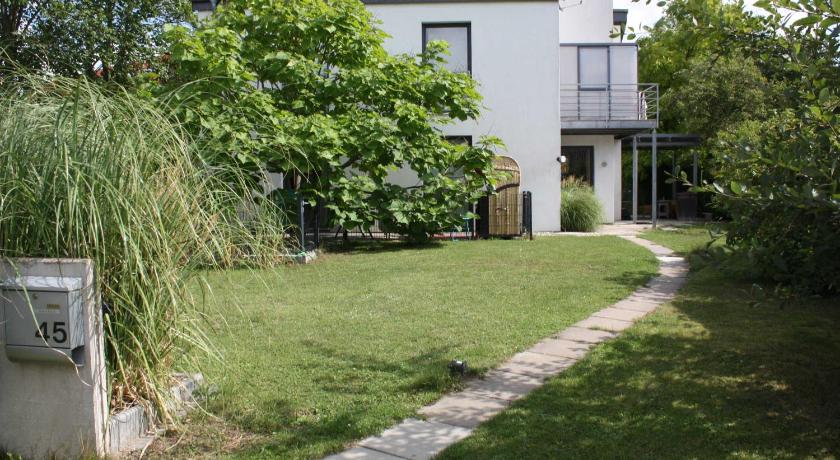 Susanne Hendus Prices Photos Reviews Address Germany