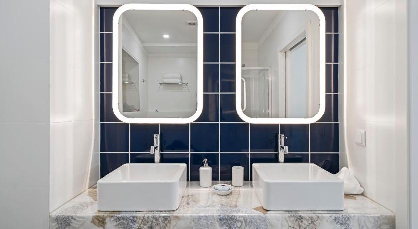 Drapes Design Apartments by An Island Apart photo