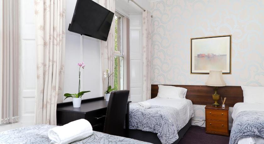 Image of Triple Room 0