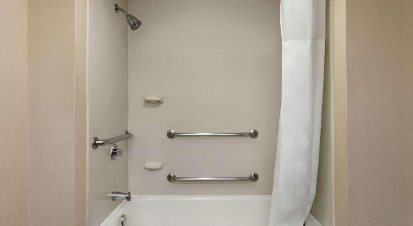 Image of Accessible King Bed 6