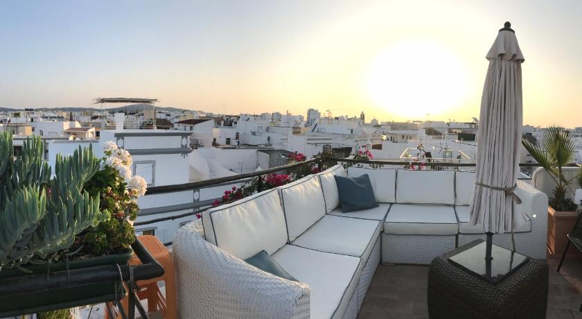 Image of Double Room with Balcony and Sea View 1