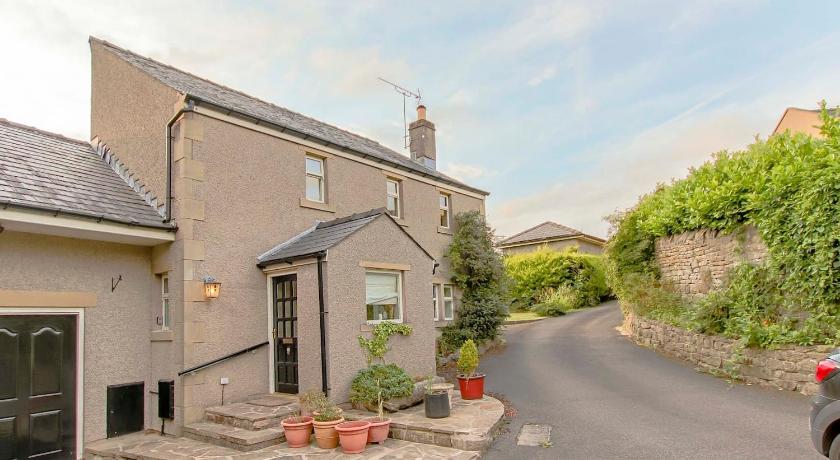 Private Idyllic Country Cottage Near Clitheroe Prices Photos