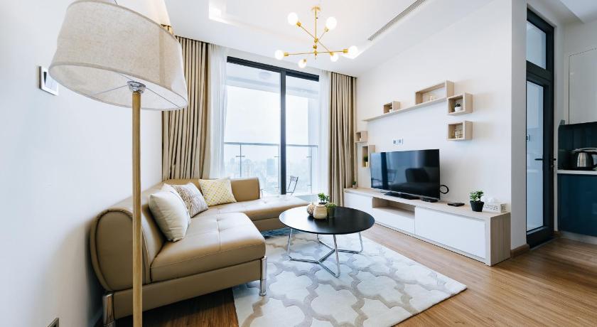 Luxury Apartment at Vinhomes Metropolis Near Lotte - image 2
