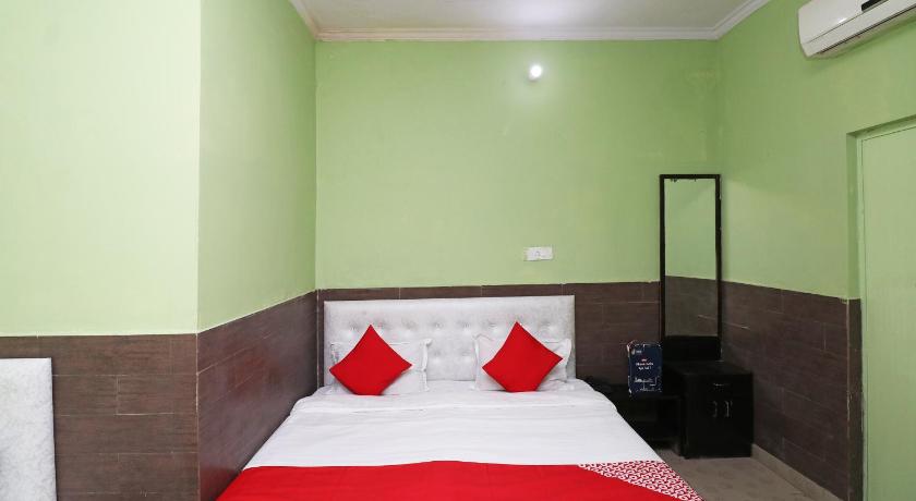 OYO 23686 UR Guest House