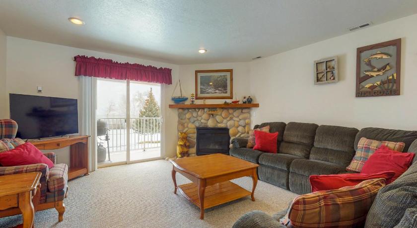 Tennis Court Condo — Hotel in Garden City (UT)