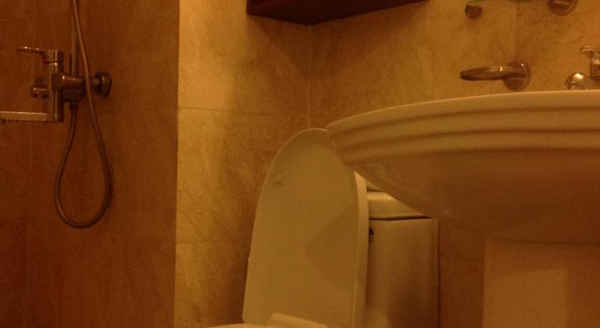 Image of Superior Triple Room 16