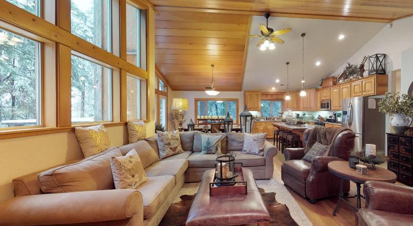 Hilltop Hideout — Hotel in Shaver Lake (CA)