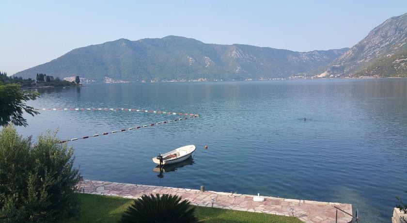 Apartmani Jaukovic — Hotel in Kotor