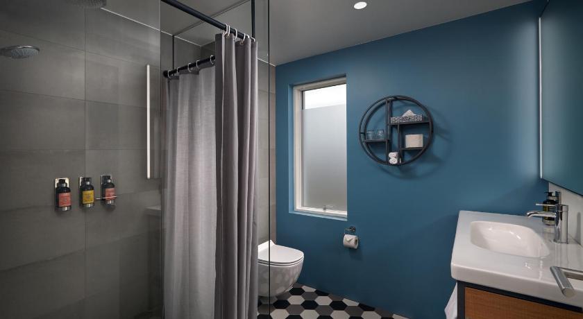 Image of C - King Superior Room 12