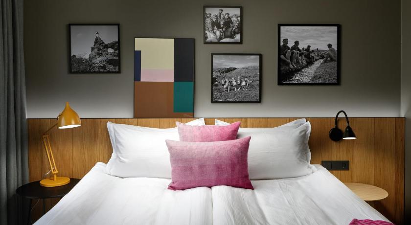 Image of C - King Superior Room 13