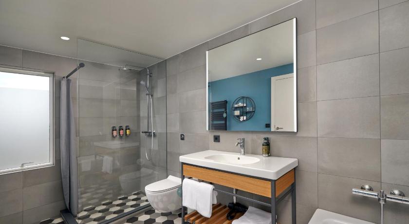 Image of King Suite 2