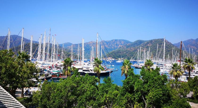 Marina Bay Gocek