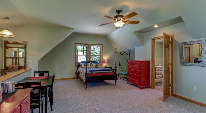 Lake Breeze Studio photo
