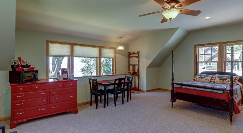 Lake Breeze Studio photo