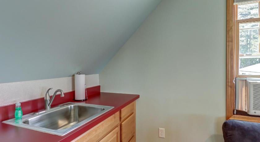 Lake Breeze Studio photo