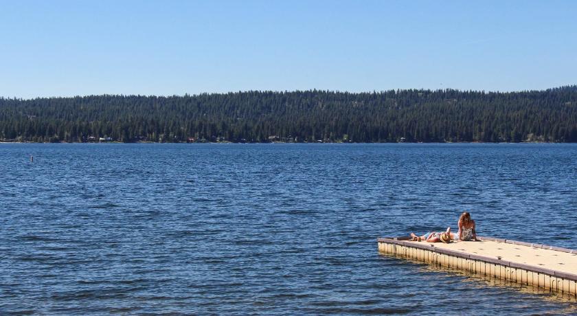 Hunter's Lodge photo