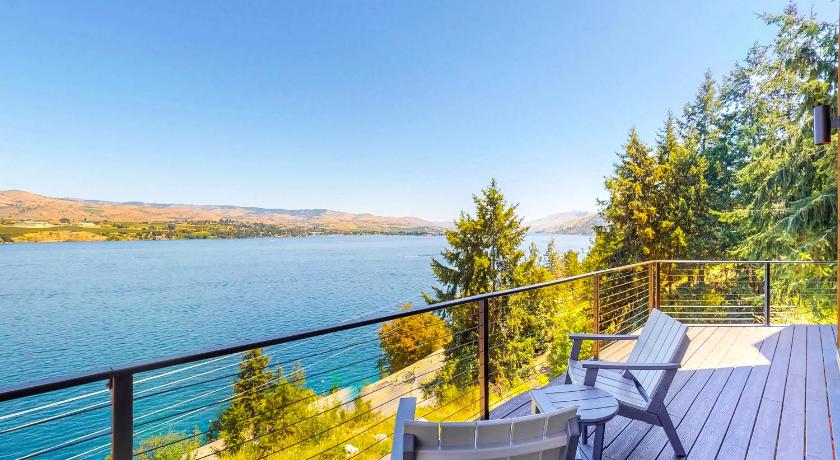 Constellations Lake House at Chelan photo
