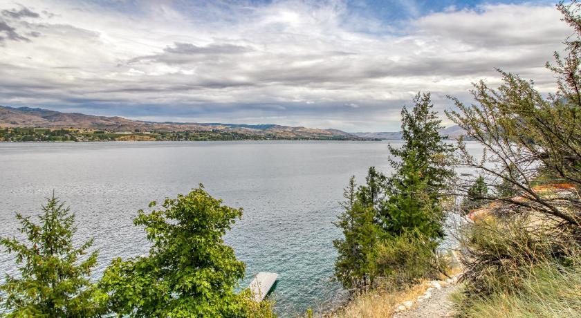 Constellations Lake House at Chelan photo