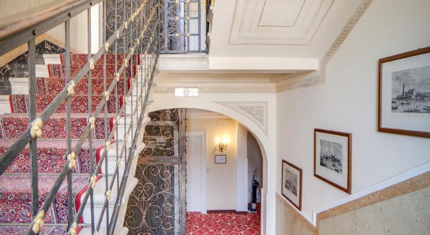 Hotel La Meridiana photo