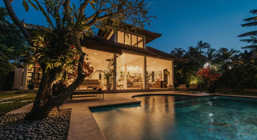 Villa Eight - image 10